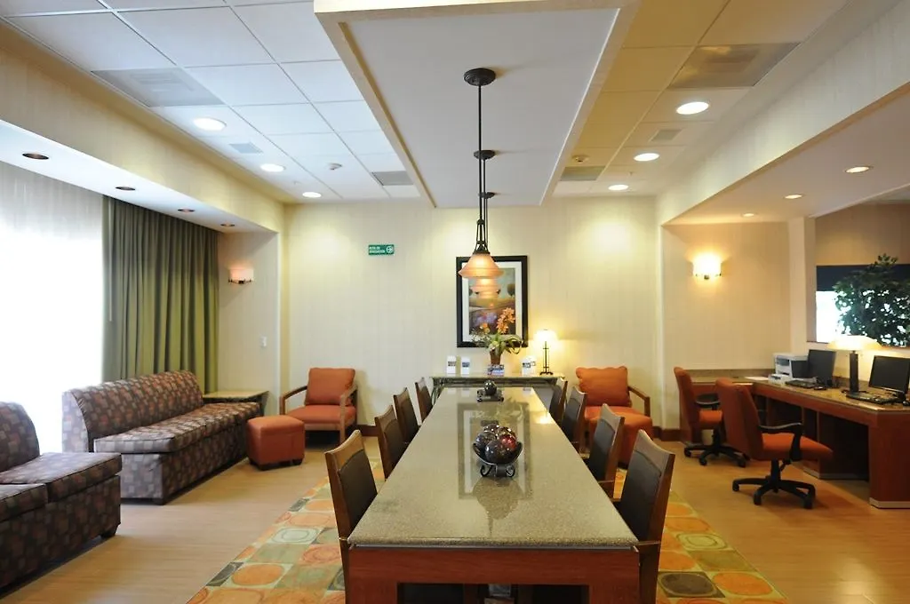 Hampton By Hilton Queretaro Tecnologico Hotel 3*,